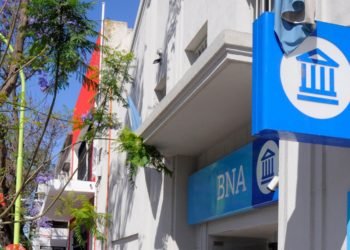 Los bancarios paran por dos horas en todo el país y el Banco Nación no abrirá en toda la jornada