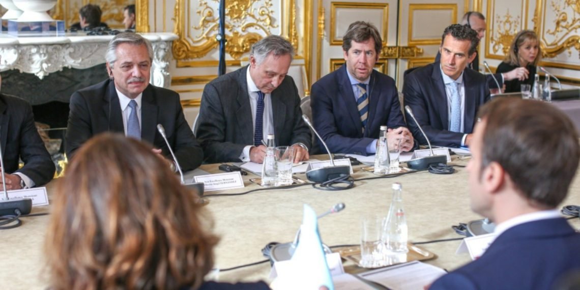 Alberto cerró su gira europea tras lograr el apoyo para la renegociación de la deuda con el FMI