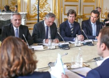 Alberto cerró su gira europea tras lograr el apoyo para la renegociación de la deuda con el FMI