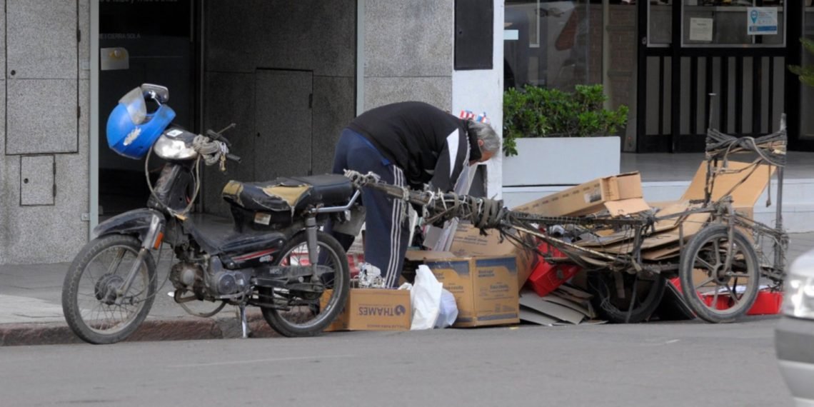 El 37, 5 % de los argentinos es pobre, según un informe de la UCA
