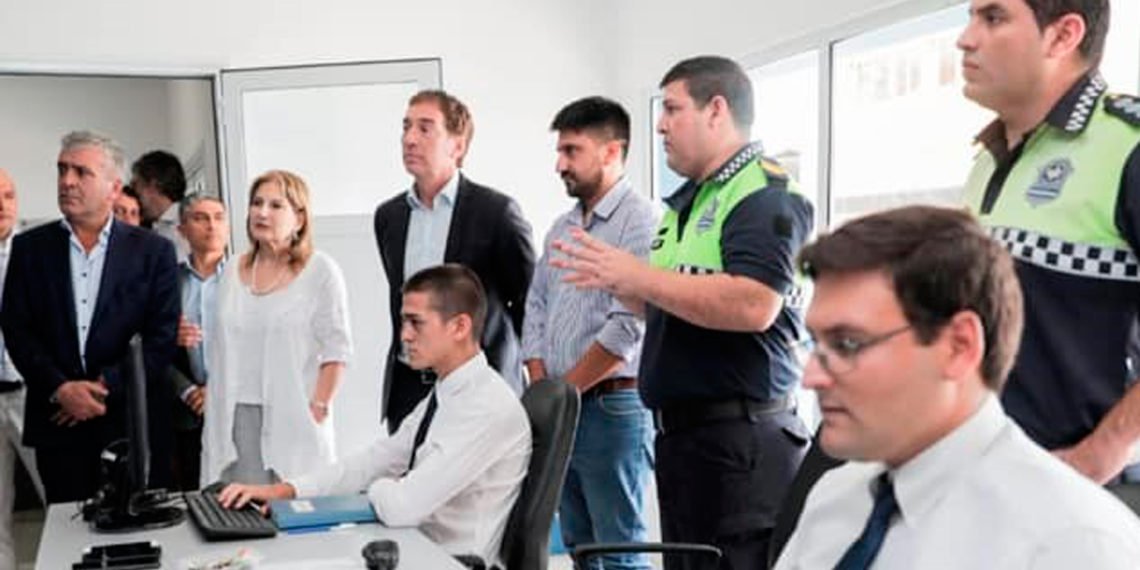 El vicejefe de gobierno porteño se reunió con empresarios y dirigentes locales en Tucumán