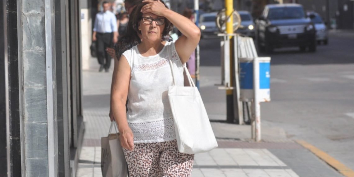 Lanzan el alerta rojo por el calor en Bahía y la región