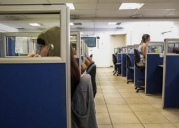 Estudiantes de medicina y psicólogos se sumaron a la atención del 0800 COVID