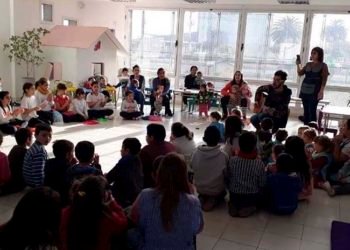 El gobierno municipal dejó sin contrato a decenas de talleristas