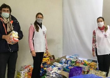 Cáritas entregó más de 180 módulos alimentarios en barrios y distritos