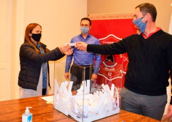 Se sorteó el premio por pago al contado de la Rifa de Bomberos