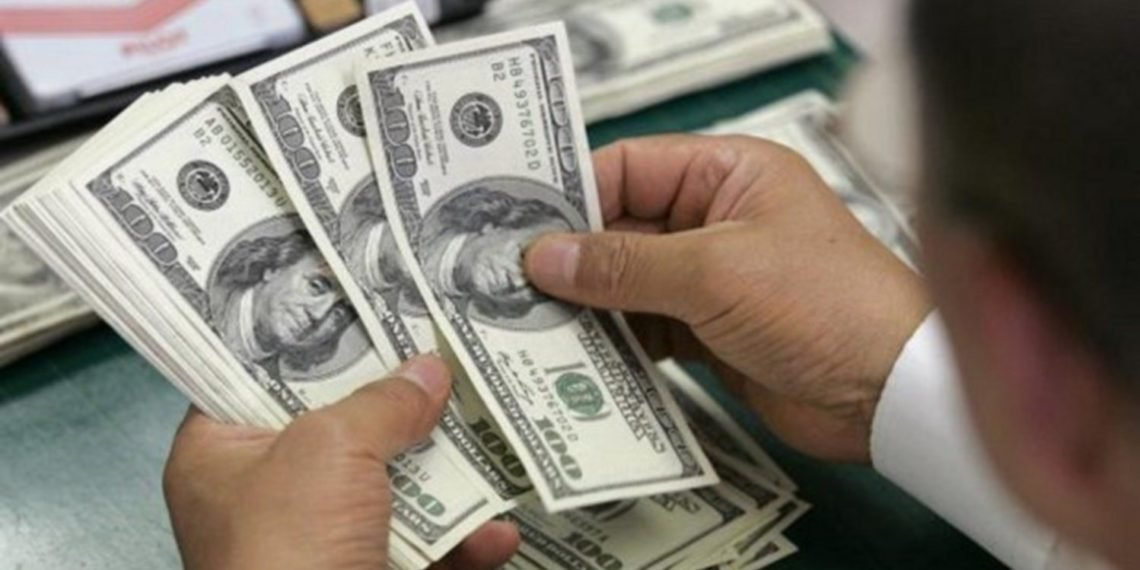 Más controles a la compra de dólares: los gastos con tarjeta se descontarán del cupo mensual de USD 200