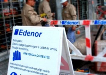 Edenor y Edesur deberán devolver $8.000 a cada usuario afectado