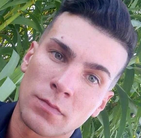 Cuatro delincuentes asaltaron una heladería y un policía fue asesinado