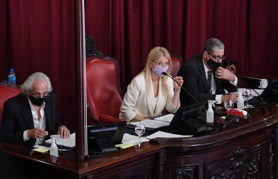 Sancionan la Ley de Góndolas para favorecer a productores bonaerenses