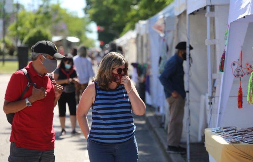 Así fue el regreso de las ferias a las plazas de La Plata