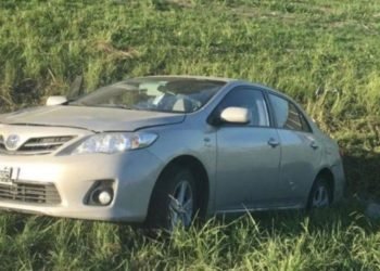 Escapaban en un auto robado y atropellaron a un ciclista: quedó grave