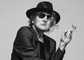 A 21 años, Charly García vuelve a saltar y anuncia nuevo disco