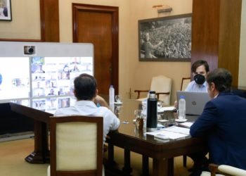 Kicillof se reunió con el Comité de Expertos para evaluar nuevas medidas