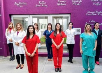 Primer equipo de médicas mujeres que realiza un trasplante hepático en la Argentina