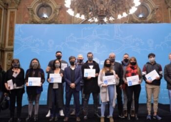 Cayeron por séptima semana consecutiva los contagios por Covid en tierras bonaerenses