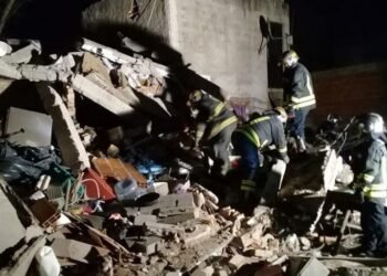 Fallecieron dos mujeres en Lomas de Zamora al derrumbarse una casa