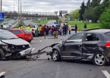 Dos jóvenes de 19 años murieron en un choque múltiple en Escobar