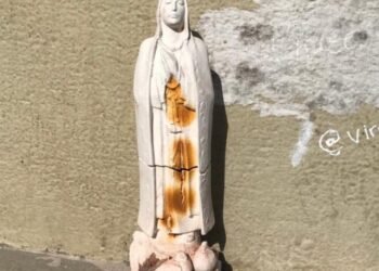 Encontraron la estatuilla de una virgen mientras reubicaban un monumento a San Martín