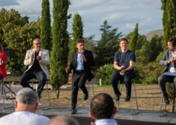 Anuncian la vacunación libre con tercera dosis a todos los mayores de 18 años