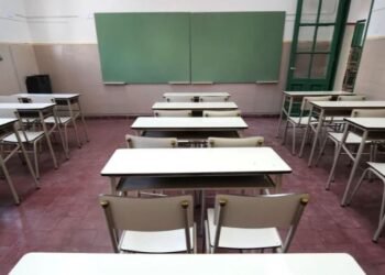 Miles de usuarios se bajaron del subsidio a las tarifas para poder comprar dólares