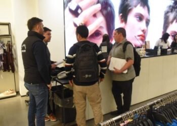 Detectan más de 250 incumplimientos a la legislación laboral en un shopping de zona Norte