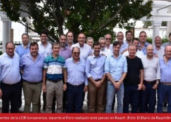 Intendentes radicales quieren discutir con Kicillof, el reparto de fondos