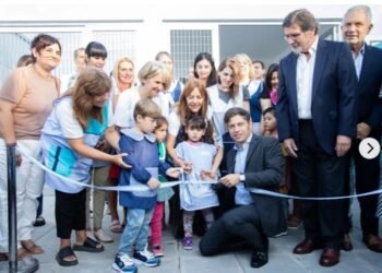 Axel Kicillof inauguró el ciclo lectivo en jardín nuevo y con dardos a Vidal