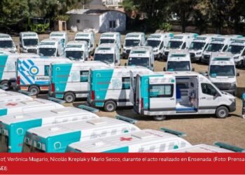 Entregan 199 nuevas ambulancias de alta complejidad a hospitales bonaerenses