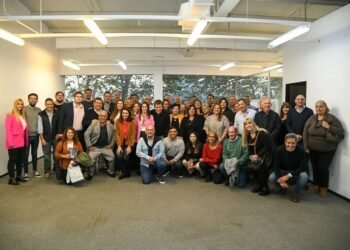 Referentes de Corriente Federal, CTA, SMATA y UOM con Kicillof y Correa