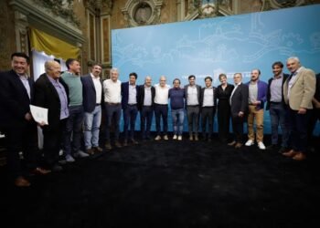 Los intendentes peronistas también se entusiasman con el desdoblamiento de Axel Kicillof