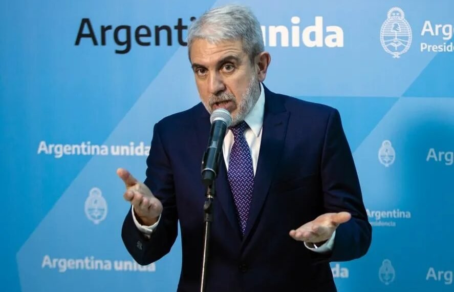 Aníbal Fernández tomó distancia del crimen de la nena en Lanús: «No tengo por qué meterme»