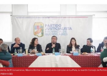 El PJ bonaerense ratifica apoyo al candidato presidencial, Sergio Massa y al gobernador Axel Kicillof