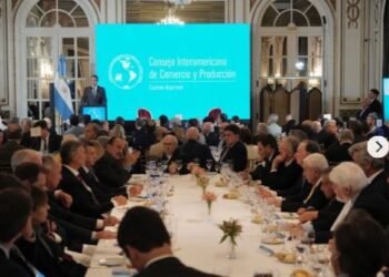 El empleo joven sumó casi 900 mil puestos de trabajo y acumula 33 meses de crecimiento